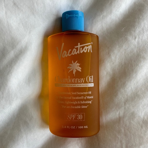 Vacation Chardonnay Oil SPF 30 Sunscreen Oil - Picture 2 of 3